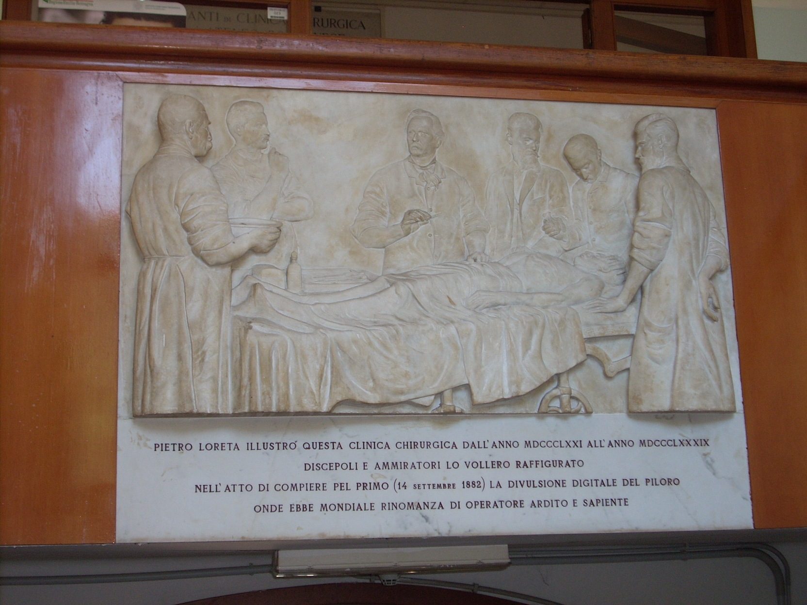 Pietro%20Loreta%27s%20bas-relief%2C%20Clinica%20chirurgica%2C%20Policlinico%20Sant%27Orsola%2C%20Bologna%20%282%29.JPG